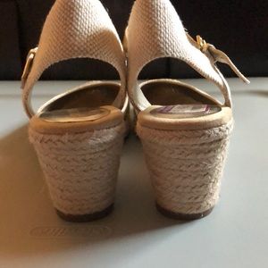 Anne Klein Shoes - ⭐️HOST PICK⭐️ NEW Anne Klein 8.5 shoes wedges gold Anne Klein Shoes - ⭐️HOST PICK⭐️ NEW Anne Klein 8.5 shoes wedges gold